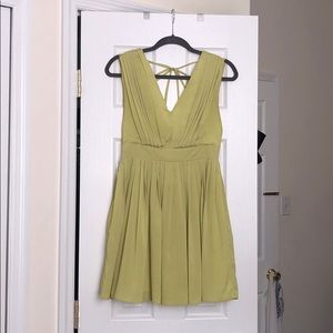 sleeveless V-neck short dress